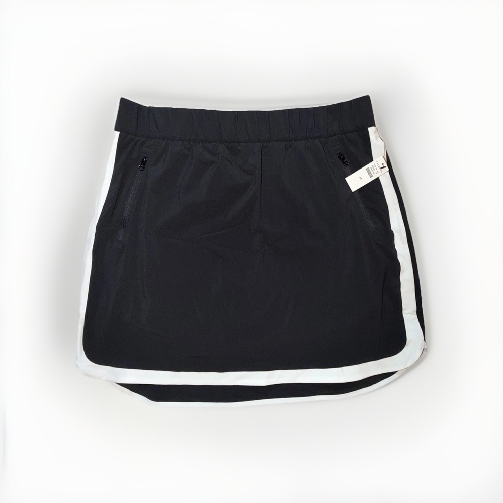 T by Talbots Women's Skort Size Medium NWT Black White Trim Zipper Pockets 17"
